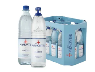 Zwei Flasche Bad Pyrmonter Classic und dazu ein Kasten