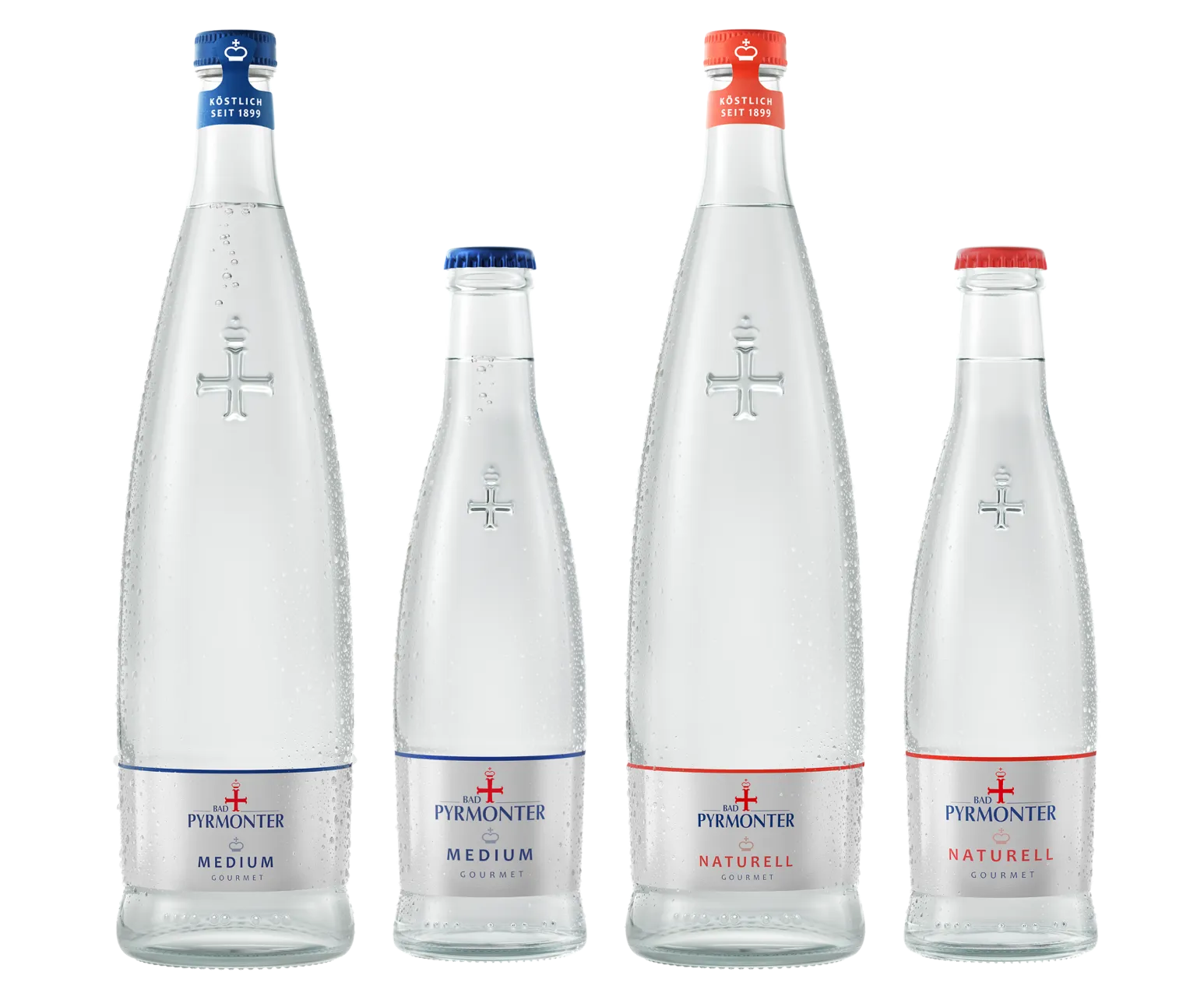 Vier Bad Pyrmonter Gastronomie Mineralwasserflaschen: zwei Flaschen Medium mit blauem Verschluss und zwei Flaschen Naturell mit rotem Verschluss, jeweils in zwei unterschiedlichen Größen.